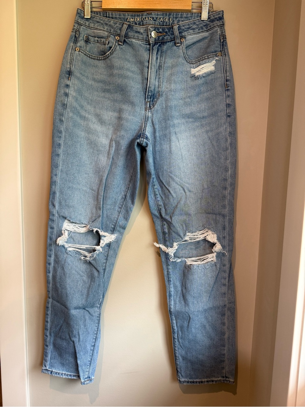 American Eagle Ripped Mom Jean